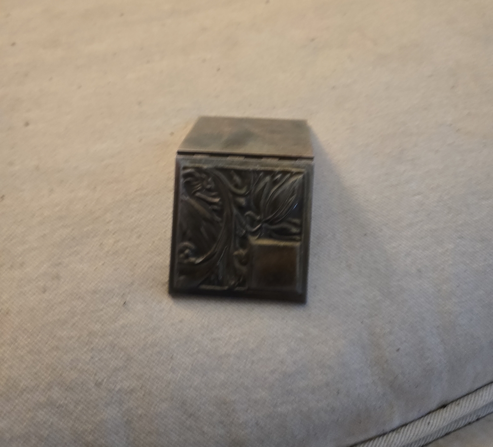 Vintage Square Metal‎ Trinket Box